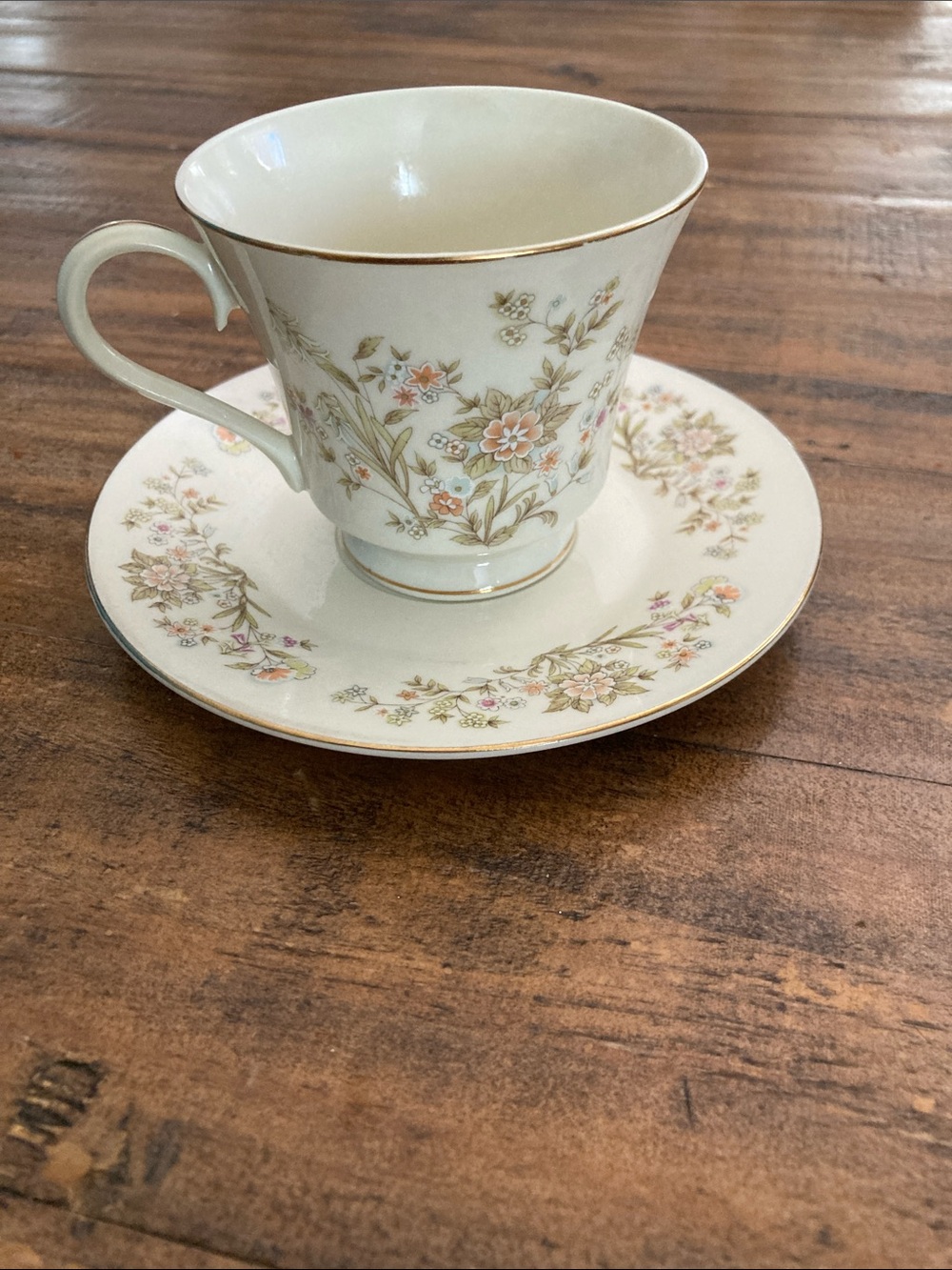 Budlet fine China floral Teacup & Saucer Set